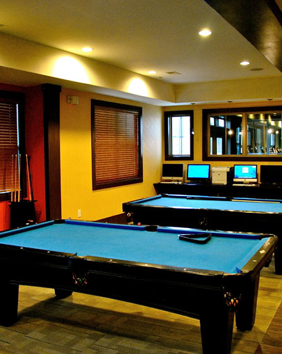 Clubhouse with pool tables and computer